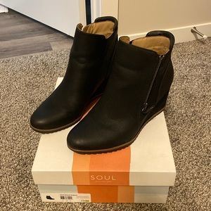 Like new Soul wedge heels, black, size 10